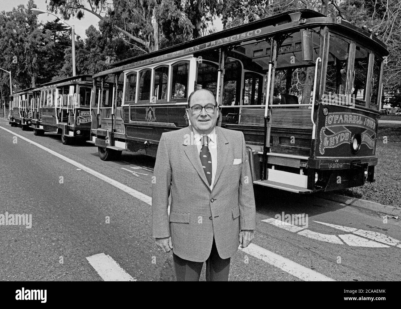 Arnold Gridley avec ses téléphériques motorisés à San Francisco, en Californie, en avril 1982 Banque D'Images