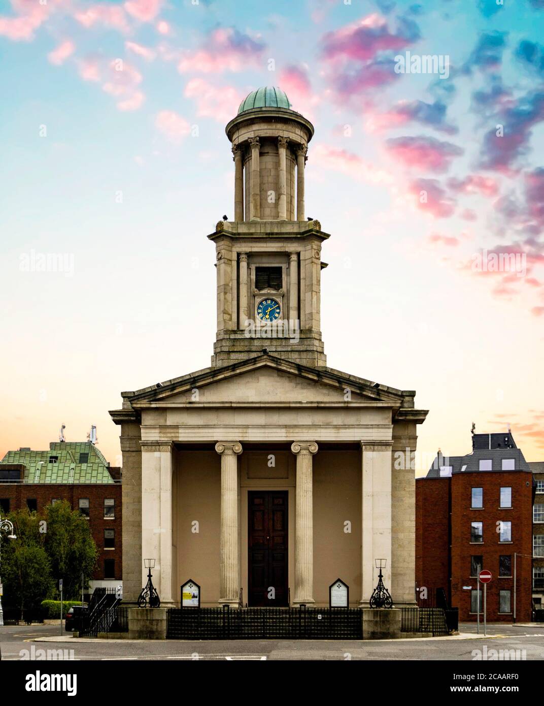 Église anglicane St Stephen, également connue sous le nom de Pepper Canister Church, Mount Street Crescent, Dublin, Irlande. Le nom du pseudo fait référence à sa forme. Banque D'Images