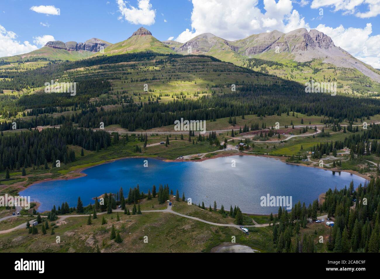 Vue aérienne du lac Mola, dans les montagnes de San Juan du Colorado Banque D'Images