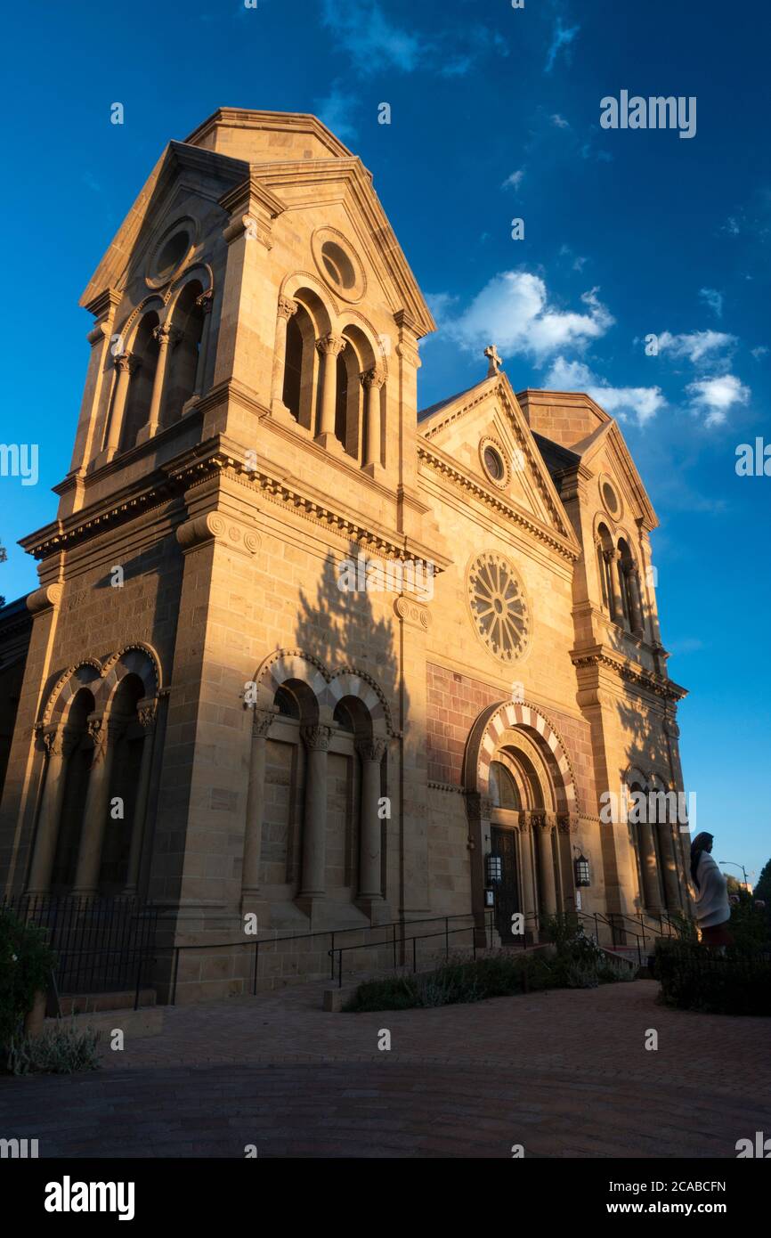 La basilique de la cathédrale Saint François d'Assise dans le centre-ville de Santa Fe, Nouveau-Mexique Banque D'Images