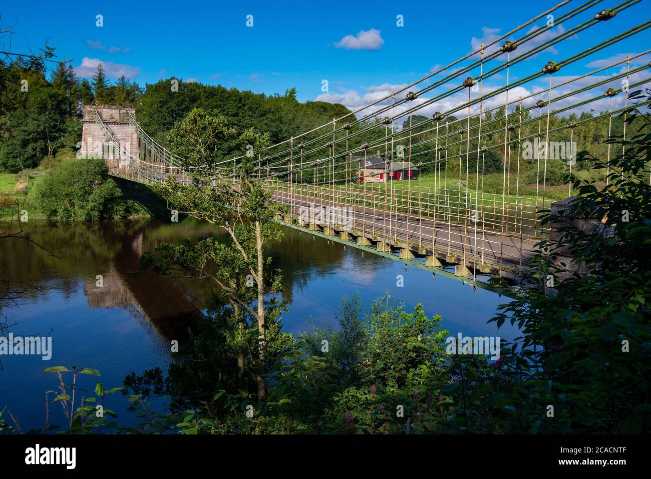 Le pont Union Chain le pont suspendu, vieux de deux cents ans, est le plus ancien du genre qui transporte encore du trafic de véhicules. Ouvert le 26 juillet 1820 t Banque D'Images