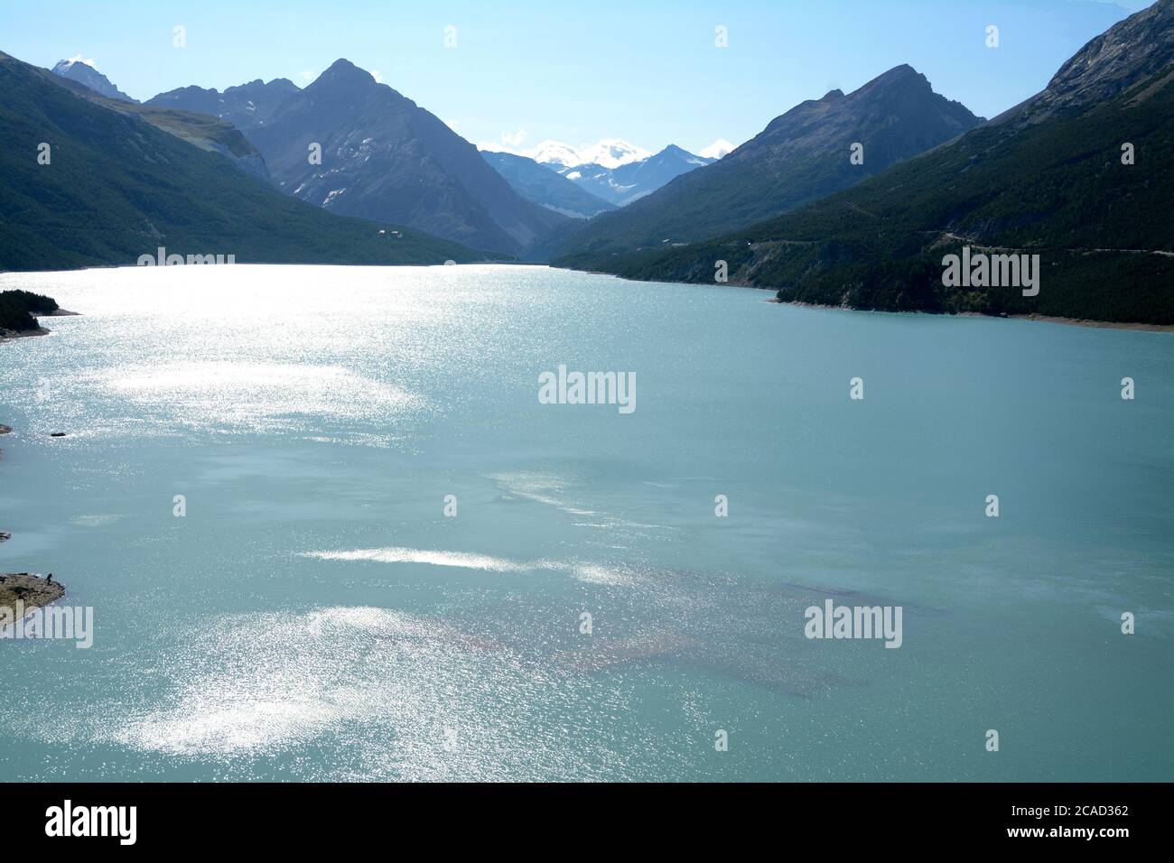 Le lac Cancano est un bassin d'eau artificiel adjacent au lac San Giacomo, dans la vallée de Fraele, dans la municipalité de Valdicentro, près de Bormio. Banque D'Images