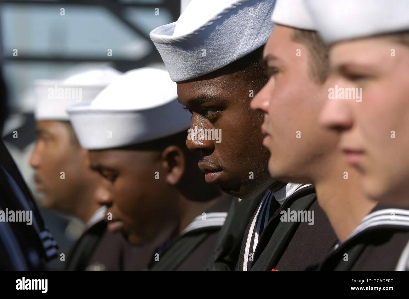 Ingleside, Texas, États-Unis, 14 janvier 2006 : des marins de la marine américaine participent à la mise en service du navire de transport amphibie USS San Antonio (LPD-17). ©Bob Daemmrich Banque D'Images