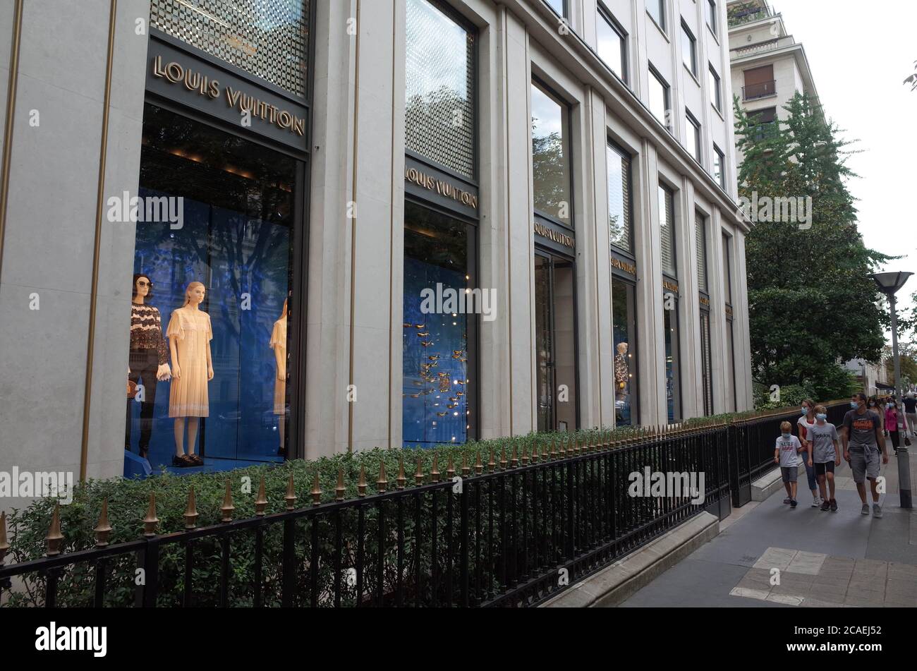 magasin louis vuitton champs élysées