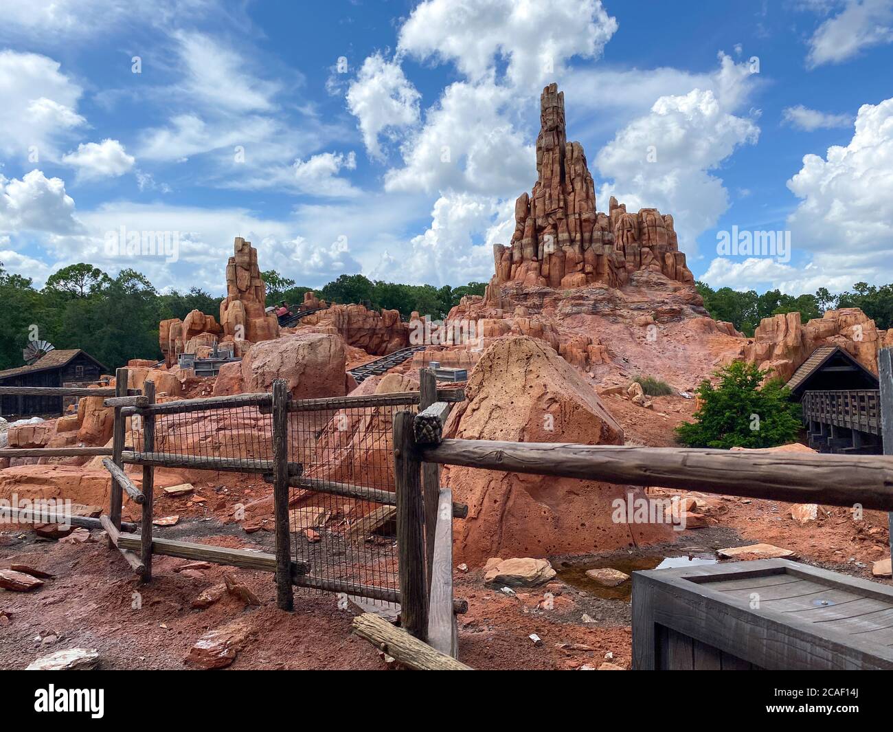 Orlando,FL/USA- 7/25/20: La vue de Big Thunder Mountain à Walt Disney World à Orlando, Floride. Banque D'Images