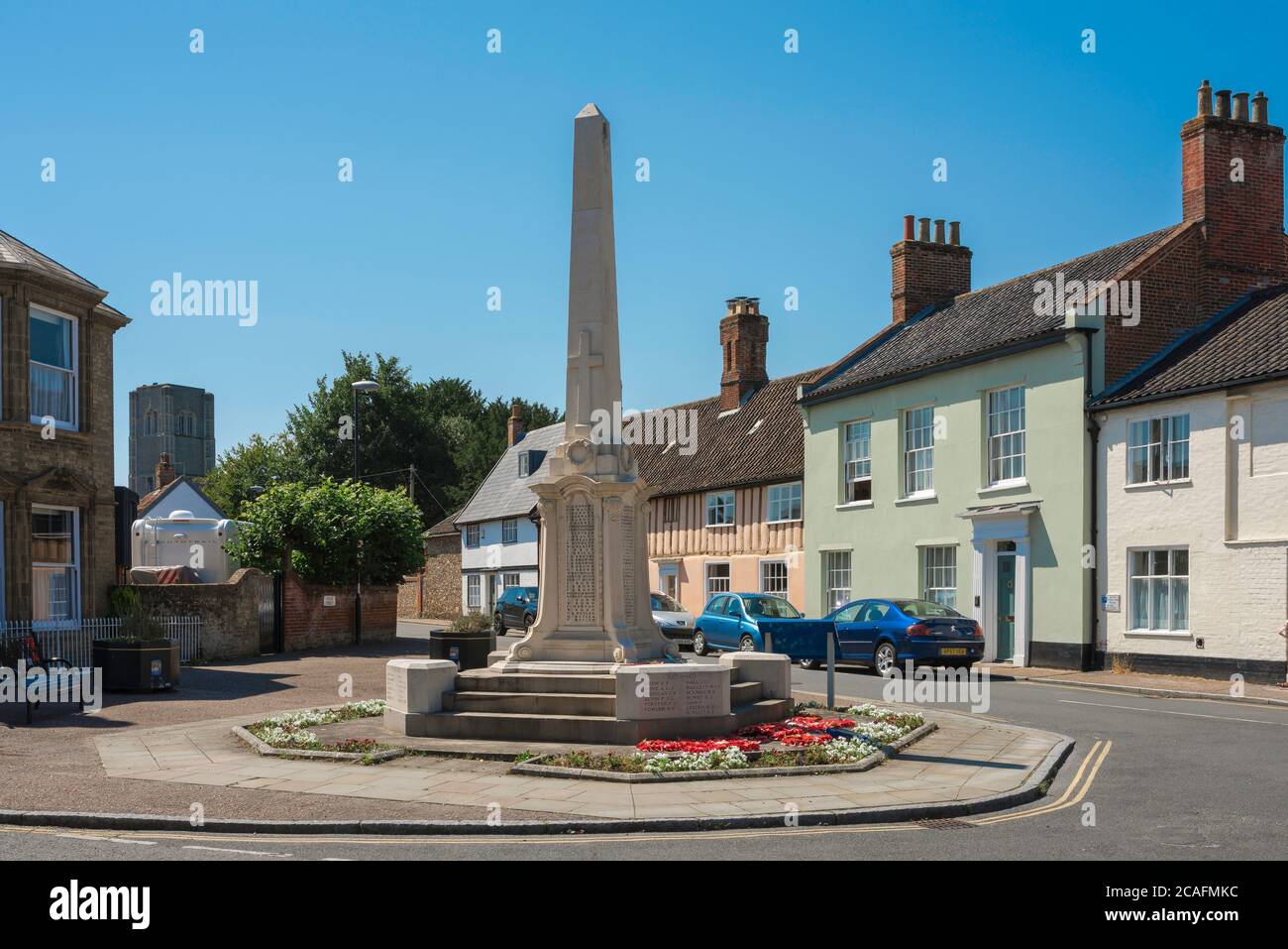 War Memorial UK, vue sur le mémorial de guerre dans la ville marchande de Norfolk, Wymondham, East Anglia, Angleterre, Royaume-Uni Banque D'Images