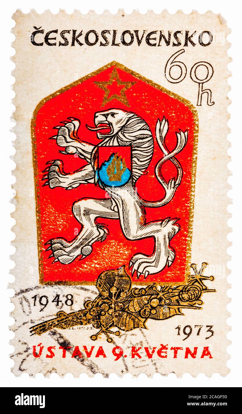 La carte postale imprimée en URSS indique la date commémorative de l'adoption de la Constitution de la Tchécoslovaquie du 9 mai 1948 Banque D'Images