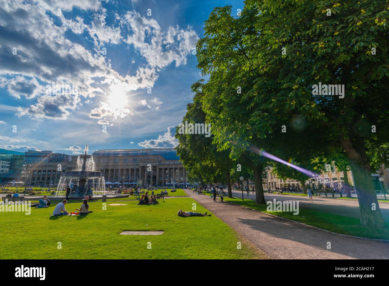 Schlossplatz ou place du Château dans le centre-ville, Stuttgart, Etat fédéral Baden-Württemberg, Allemagne du Sud, Europe Banque D'Images