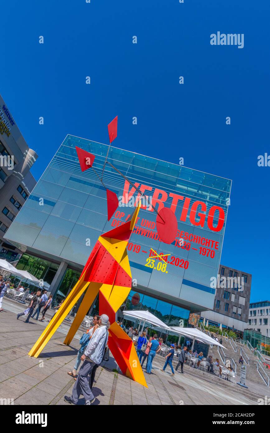 Schlossplatz ou place du château avec musée d'art dans le centre-ville, Stuttgart, Etat fédéral Baden-Württemberg, Allemagne du Sud, Europe Banque D'Images