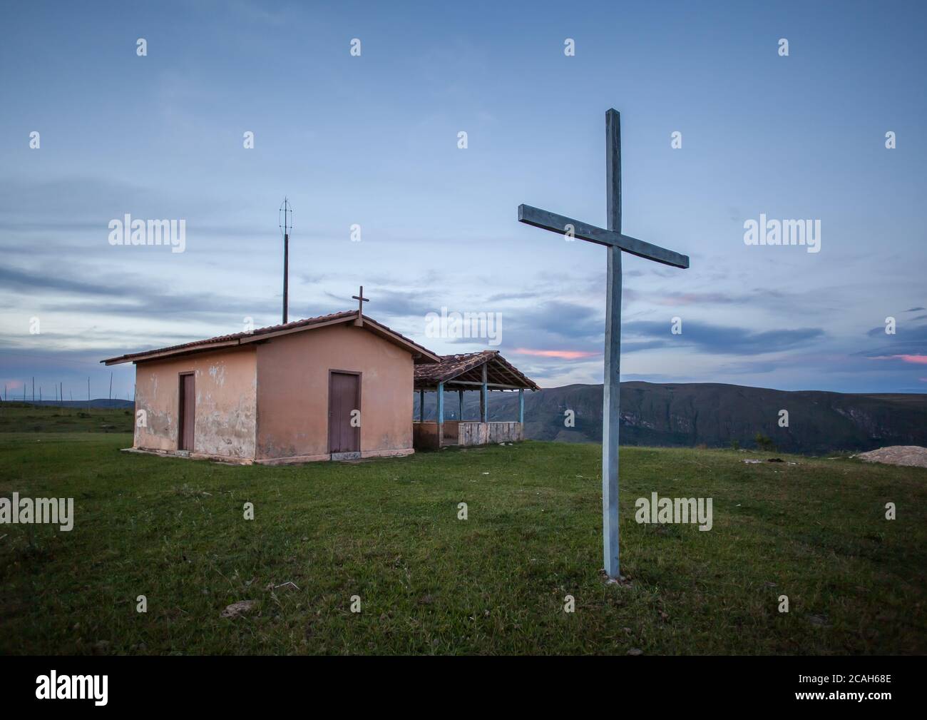 Croix et chapelle à côté du parc national de Serra da Canastra - Minas Gerais - Brésil Banque D'Images