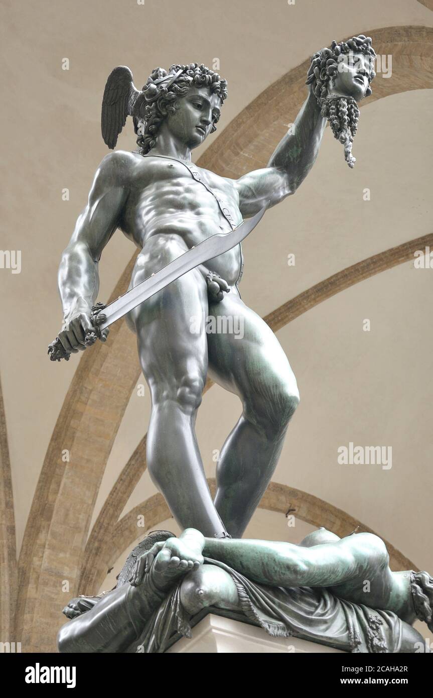 Sculpture de Perseus avec la tête de Medusa par Benvenuto Cellini situé dans la Loggia dei Lanzi à Florence, Italie Banque D'Images