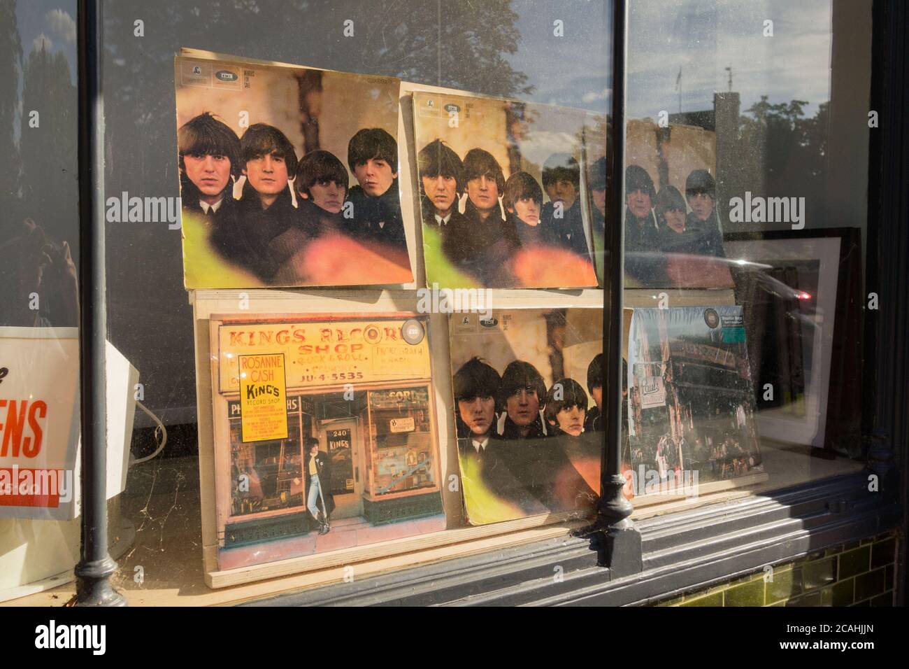 Album Beatles for sale sur l'étiquette Parlophone dans la fenêtre d'Olympic Studios Records, Barnes, Londres, Royaume-Uni Banque D'Images