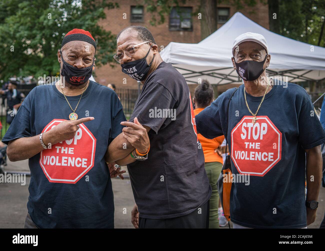 Le département de police de la ville de New York a tenu une réunion de la mairie contre la violence par les armes à feu dans le Bronx. Banque D'Images