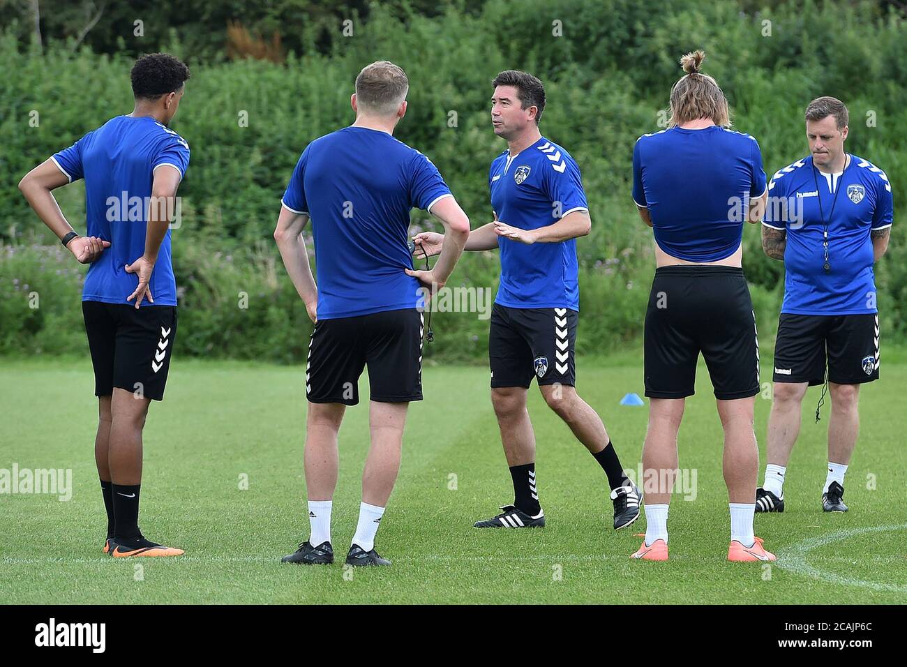 OLDHAM, ANGLETERRE. 7 AOÛT 2020. Harry Kewell, entraîneur en chef d'athlétisme d'Oldham, pendant l'entraînement d'avant-saison à Chapel Road, Oldham. (Credit: Eddie Garvey | MI News) Credit: MI News & Sport /Alay Live News Banque D'Images