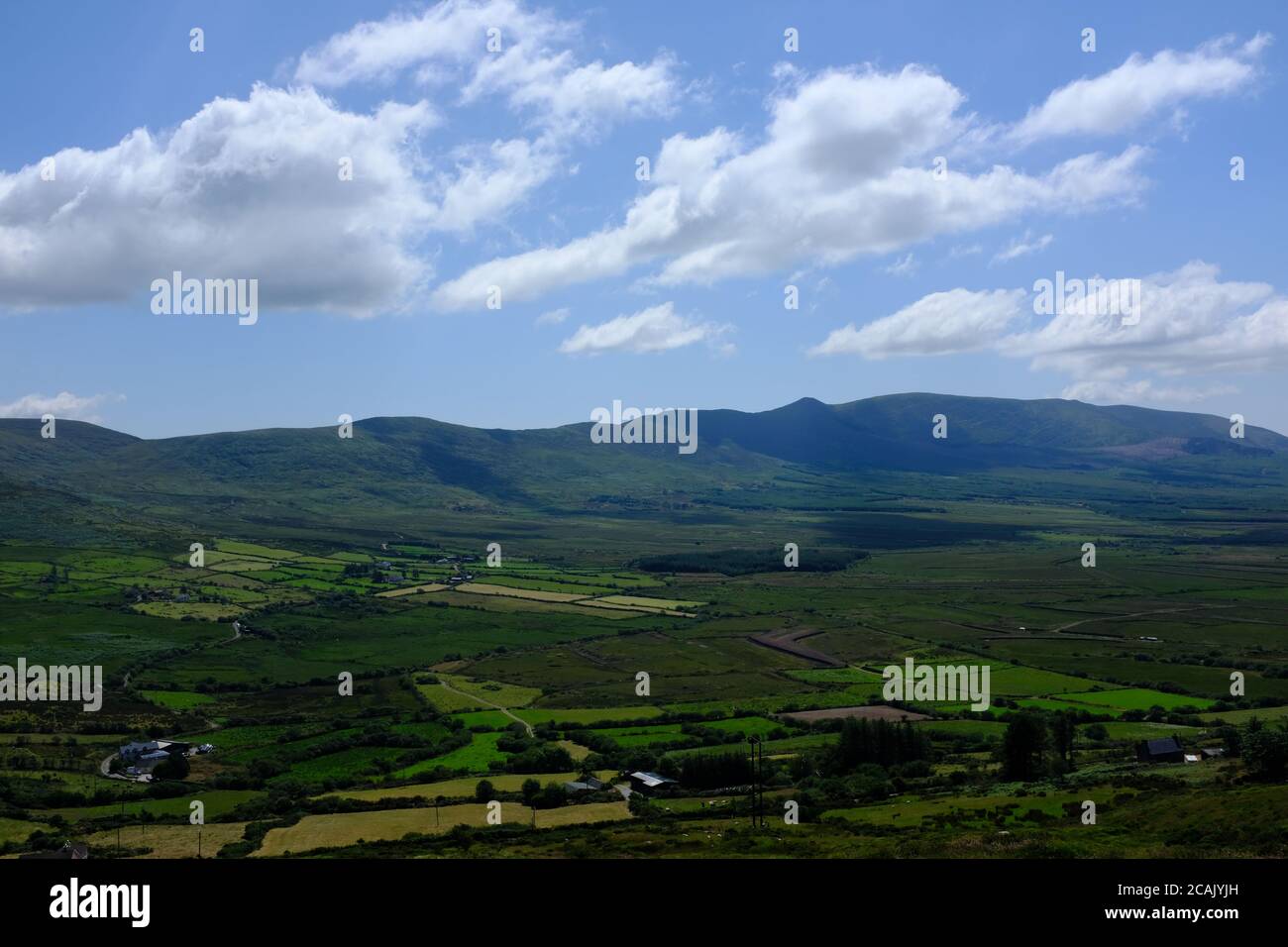 Marcher sur le Kerry Way en 2019 dans le compte Kerry In Le sud de l'Irlande fait le tour de la péninsule d'Iveragh Waterville à Cahersiveen Banque D'Images