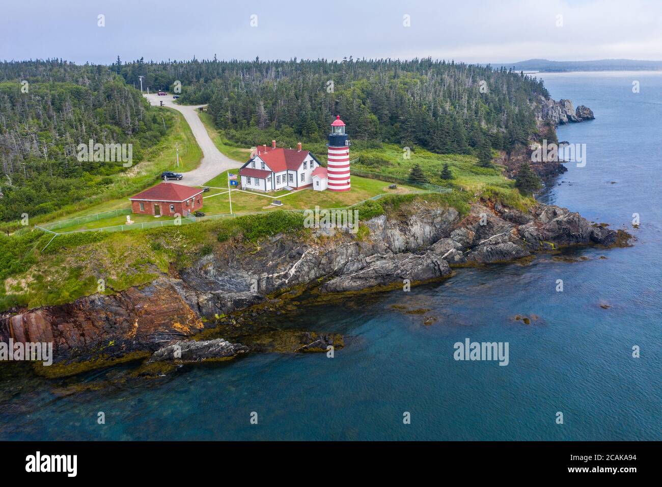 West Quoddy Head Lighthouse, parc national de Quoddy Head, Lubec, Maine, États-Unis Banque D'Images