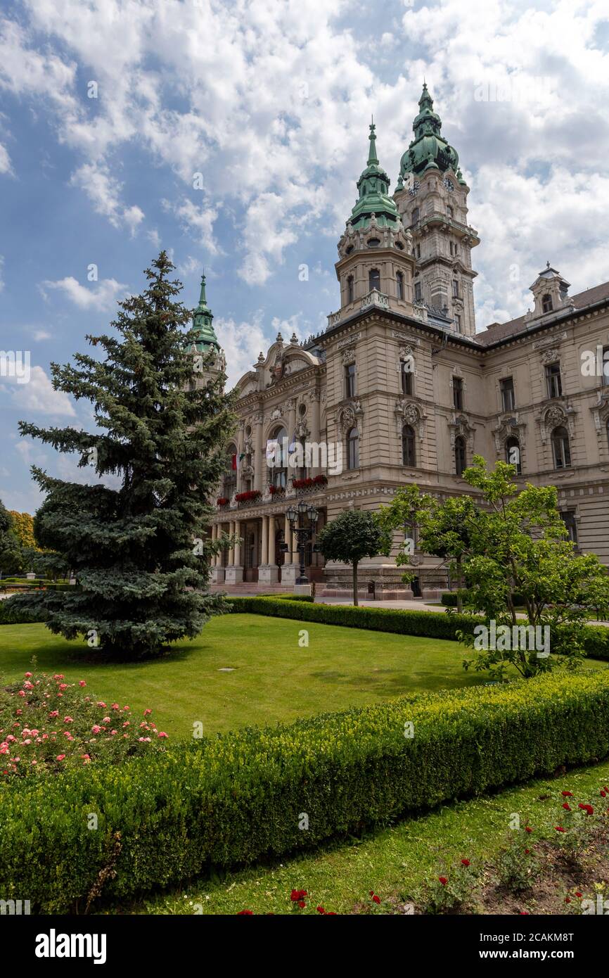 Hôtel de ville de Gyor, Hongrie, un après-midi d'été. Banque D'Images