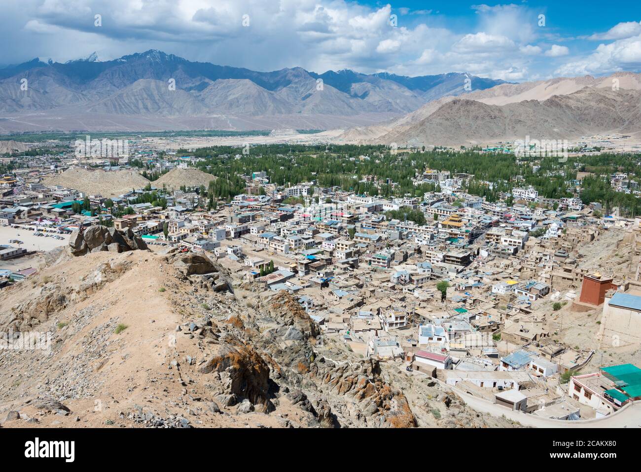Ladakh, Inde - Leh vue sur la ville depuis le monastère de Namgyal Tsemo (Namgyal Tsemo Gompa) à Leh, Ladakh, Jammu-et-Cachemire, Inde. Banque D'Images