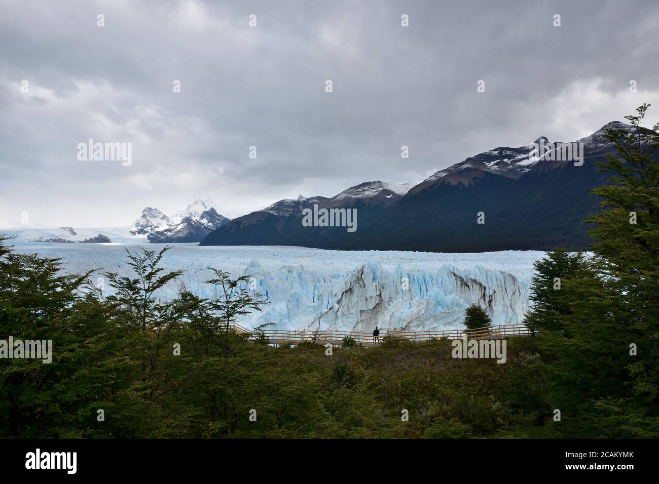 Tourisme en admirant le glacier Perito Moreno en patagonie argentine Banque D'Images