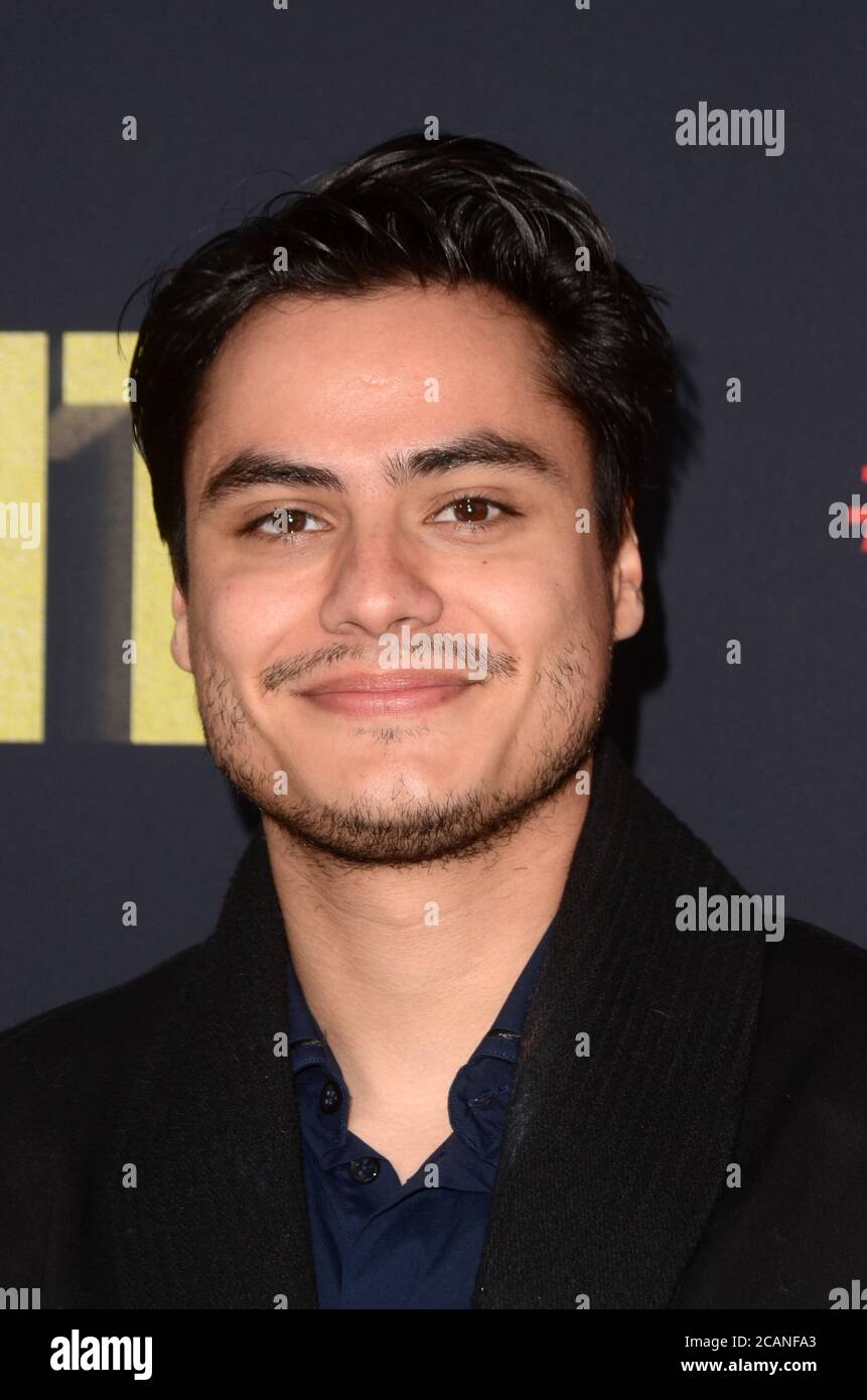 LOS ANGELES - 29 FÉVRIER : Kiowa Gordon à la première HBO 'Andre le géant' au Cinerama Dome le 29 février 2018 à Los Angeles, CA Banque D'Images