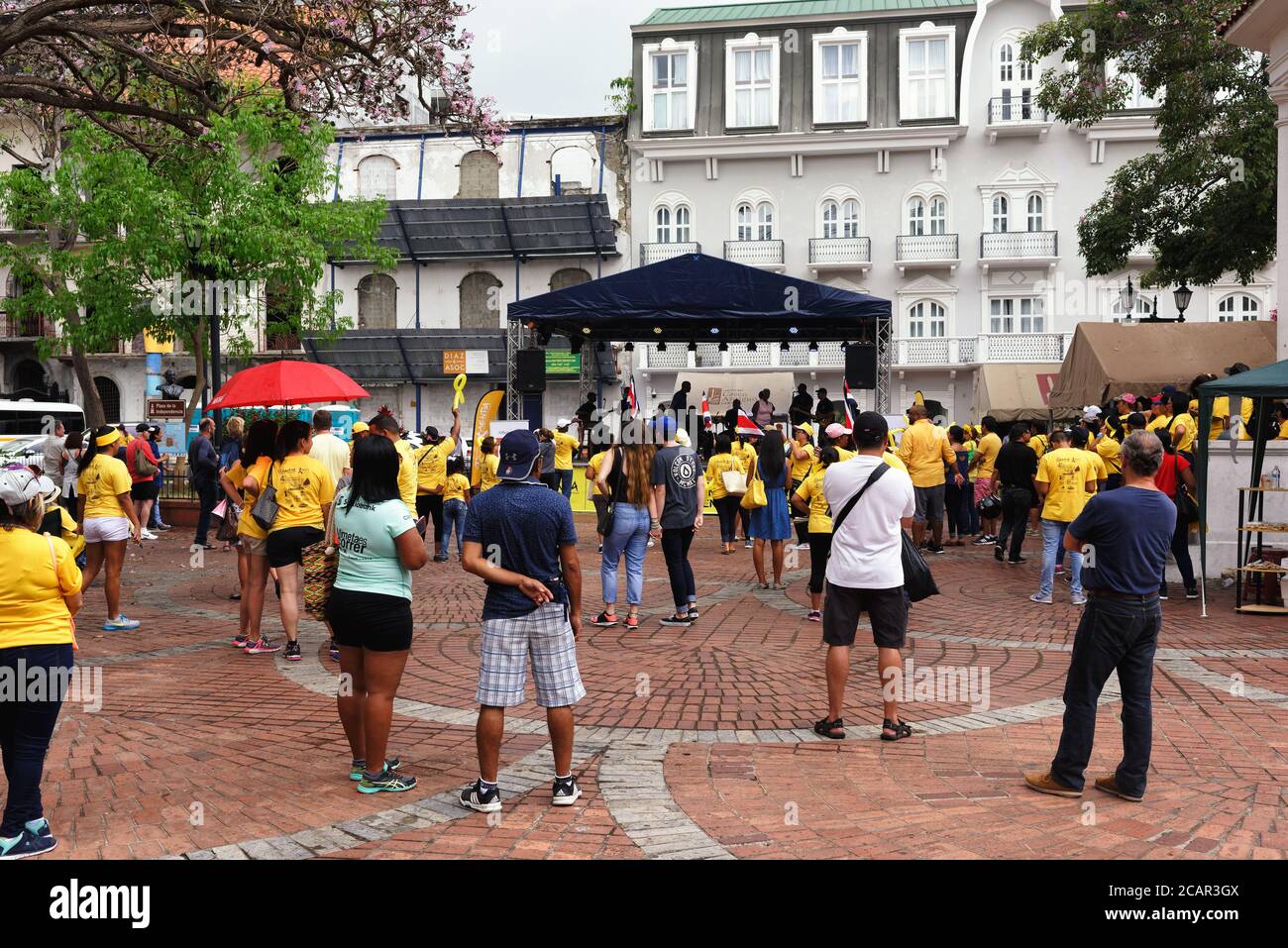 Ruban jaune, prévention du suicide chez les jeunes, rassemblement à Independence Plaza, Panama City, Panama, Amérique centrale Banque D'Images