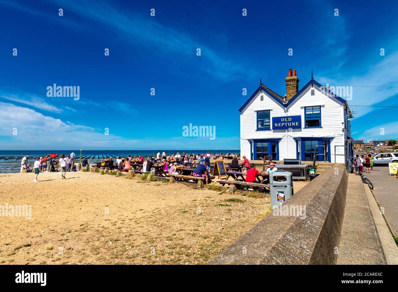 Le pub Old Neptune sur la plage de Whitstable, Kent, Royaume-Uni Banque D'Images