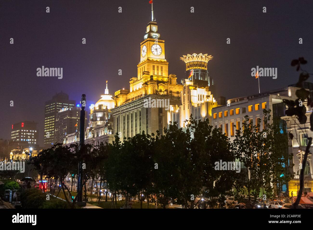 Vue nocturne de la maison personnalisée sur le Bund, à Puxi, Shanghai, Chine Banque D'Images