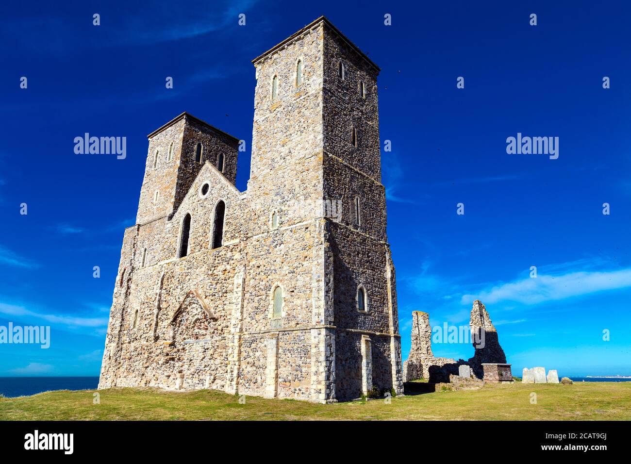 Tours médiévales Reculver et fort romain (église St Mary), Kent, Royaume-Uni Banque D'Images