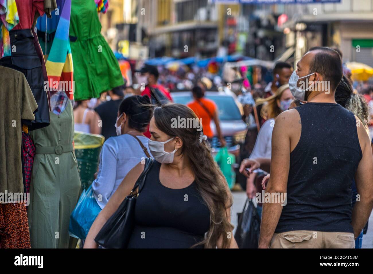 Sao Paulo Bresil 08 Aout 2020 Health Virus Fatalites 100 000 Les Gens Font Leurs Courses Dans Un Centre Commercial Populaire De Sao Paulo Le Bresil A Enregistre Plus De 2 9 Millions De Cas Confirmes