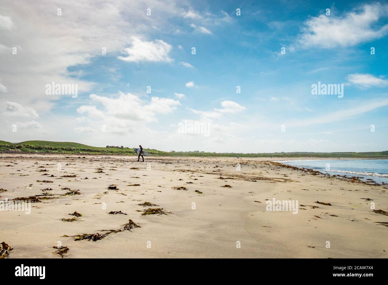 Vue sur la plage dans un parc dans la zone rurale d'Édimbourg, en Écosse. Banque D'Images