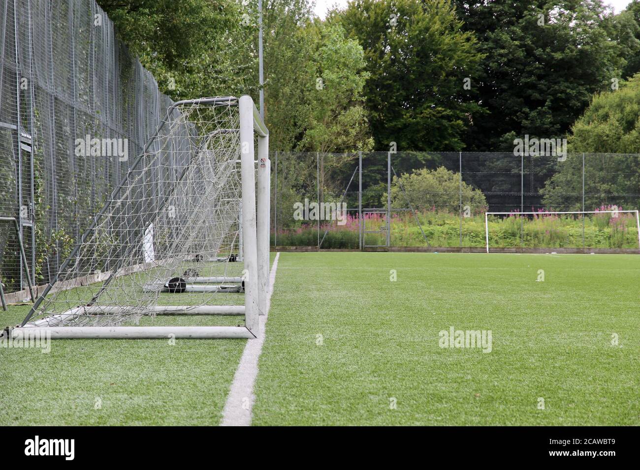 Filets de buts de football sur un terrain Banque D'Images