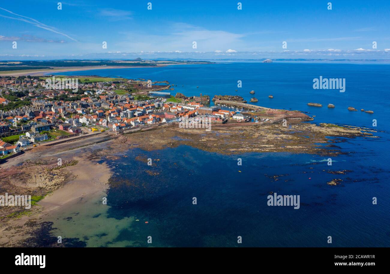 Vue aérienne de Dunbar, Lothian est, Écosse. Banque D'Images