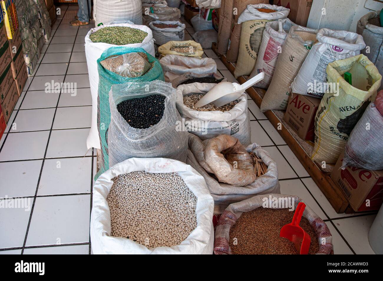 Céréales en vrac en vente dans un magasin au Mexique. Banque D'Images