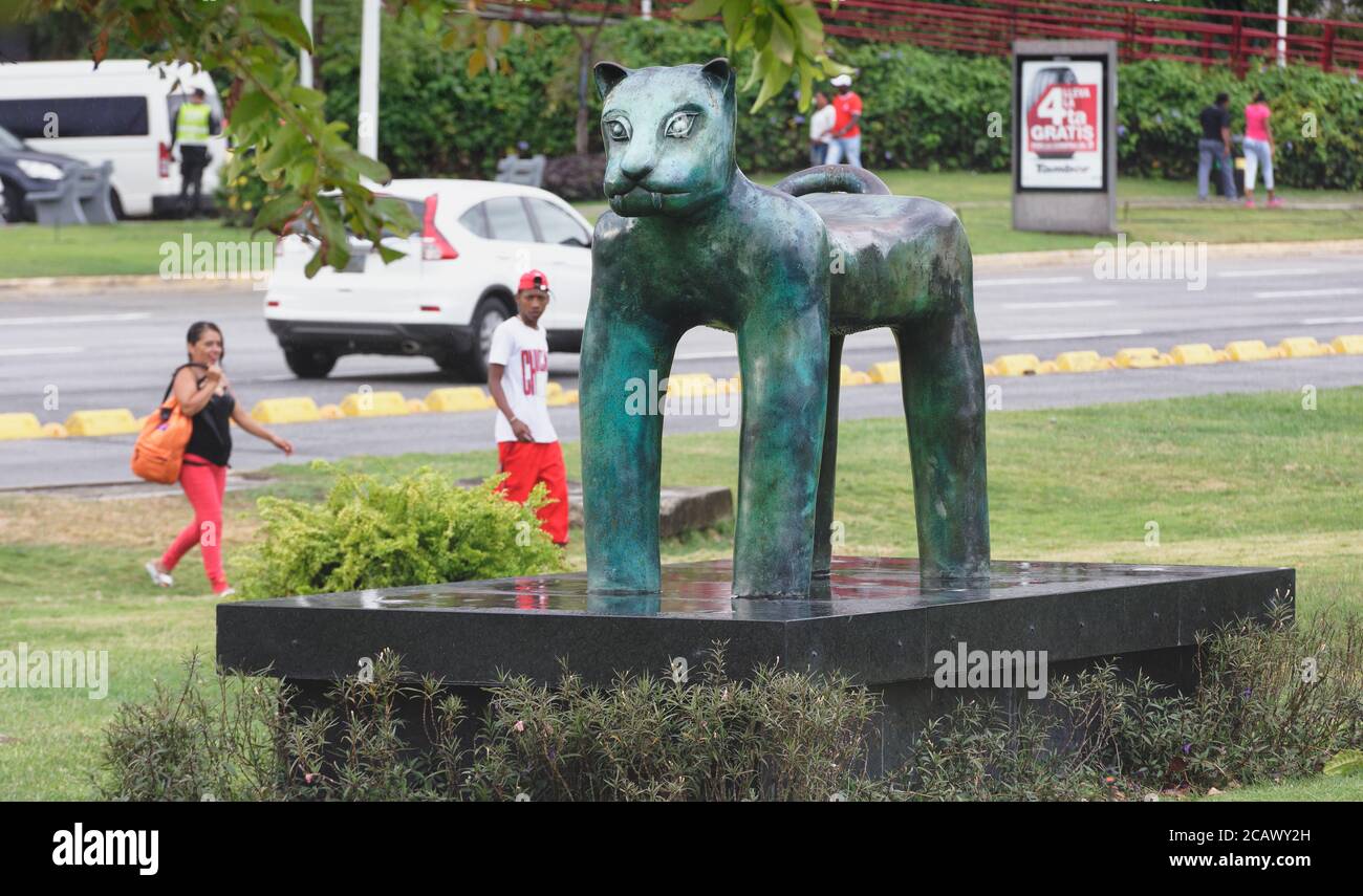 Grande statue abstraite de chat à Panama City, Panama, Amérique centrale Banque D'Images