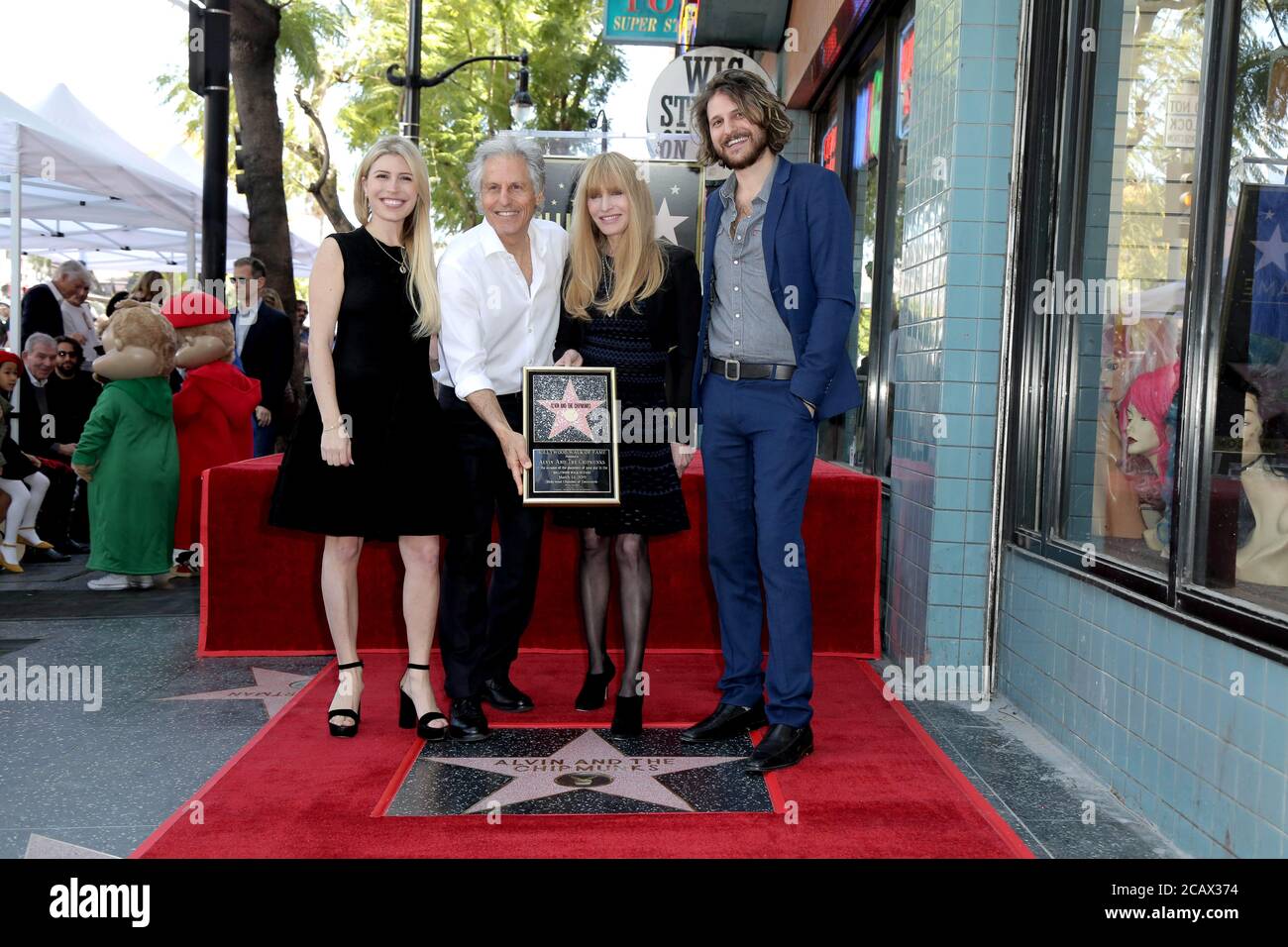 LOS ANGELES - 14 MARS : Vanessa Bagdasarianm Ross Bagdasarian, Janice Bagdasarian, Michael Bagdasarian à la cérémonie des étoiles d'Alvin et de Chipmunks sur le Hollywood Walk of Fame le 14 mars 2019 à Los Angeles, CA Banque D'Images