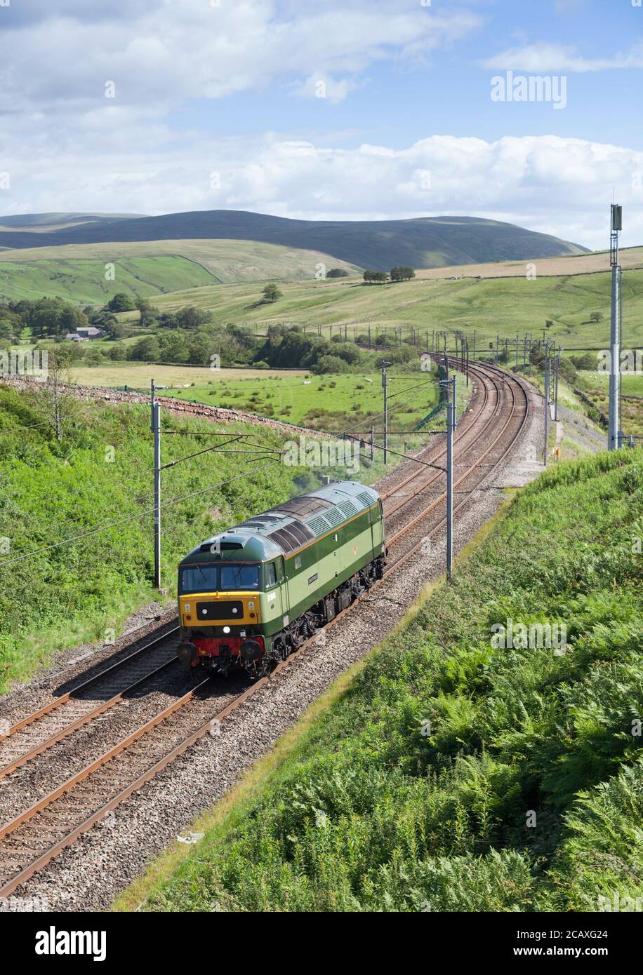 Locomotive Services LTD British chemins de fer Green Class 47 locomotive 47501 moteur léger sur la ligne principale de la côte ouest à Cumbria Banque D'Images