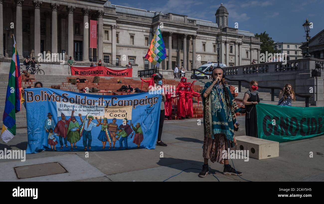 Célébration de la Journée internationale des peuples autochtones manifestation à Trafalgar Square, Londres. Banque D'Images