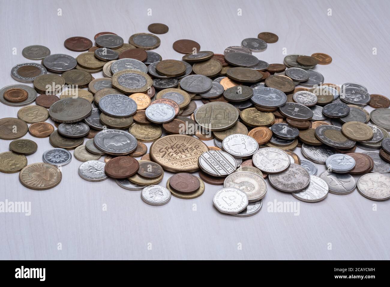 Collection de pièces de monnaie du monde entier, symboles de nombreux