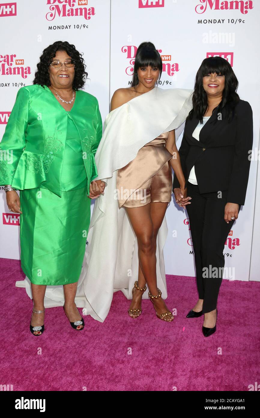 LOS ANGELES - 2 MAI: Grand-mère Gladys, Ciara, Jackie Harris à la «Dear Mama: A Love Letter to Mum» VH1 spécial au théâtre à l'hôtel Ace le 2 mai 2019 à Los Angeles, CA Banque D'Images