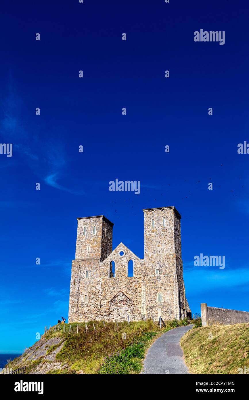 Tours médiévales Reculver et fort romain (église St Mary), Kent, Royaume-Uni Banque D'Images