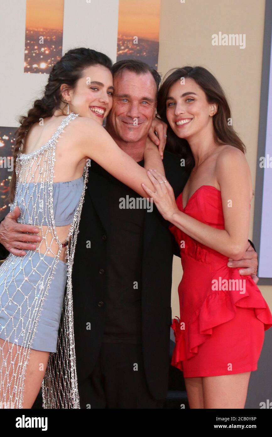 LOS ANGELES - JUL 22 : Sarah Margaret Qualley, Paul Qualley, Rainey Qualley à la première « une fois dans Hollywod » au TCL Chinese Theater IMAX le 22 juillet 2019 à Los Angeles, CA Banque D'Images