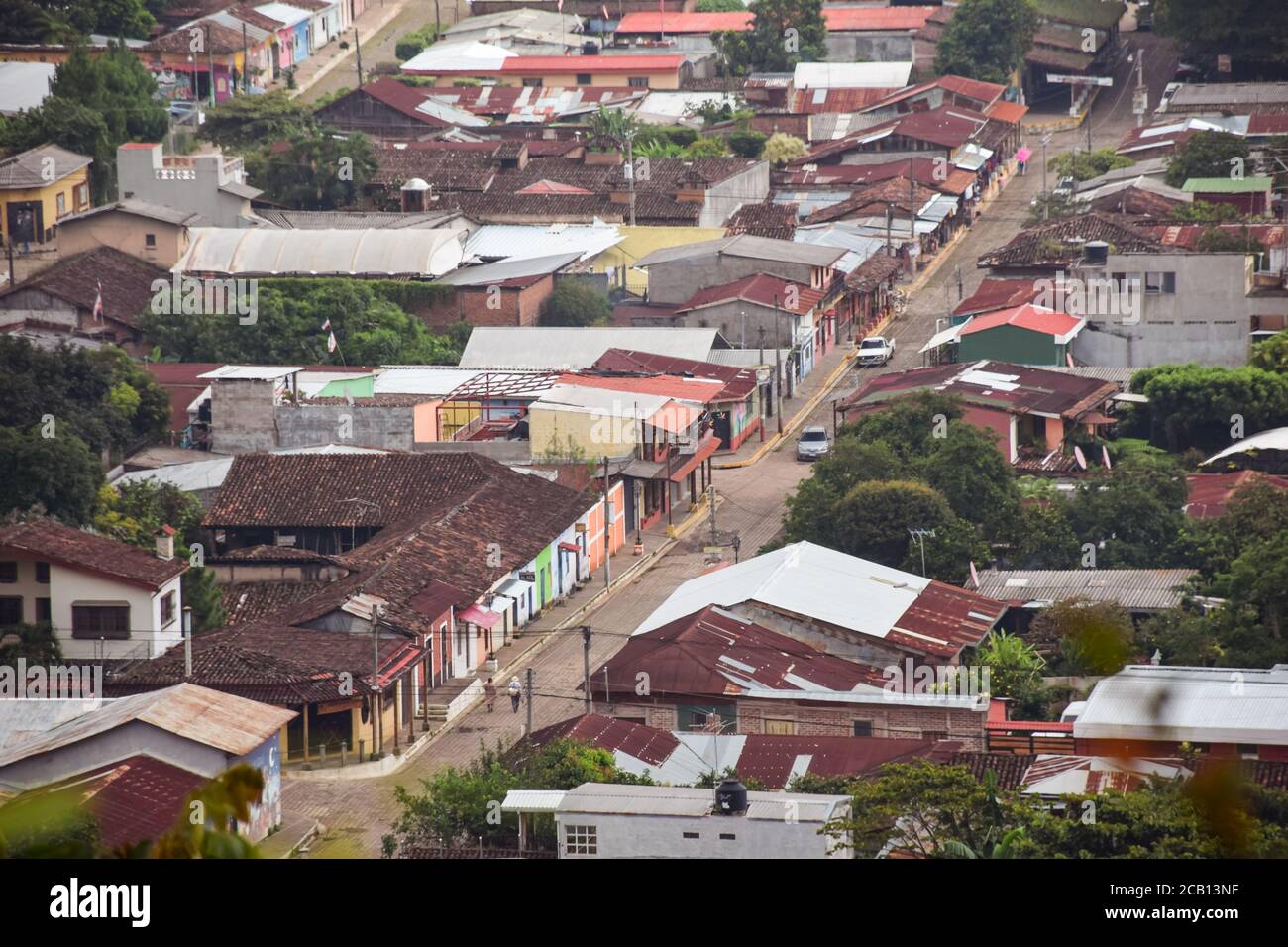 Concepcion de Ataco / El Salvador - 29 octobre 2017 : image panoramique aérienne de la ville Concepcion de Ataco dans la Ruta de las Flores dans les montagnes d'El Salvador Banque D'Images