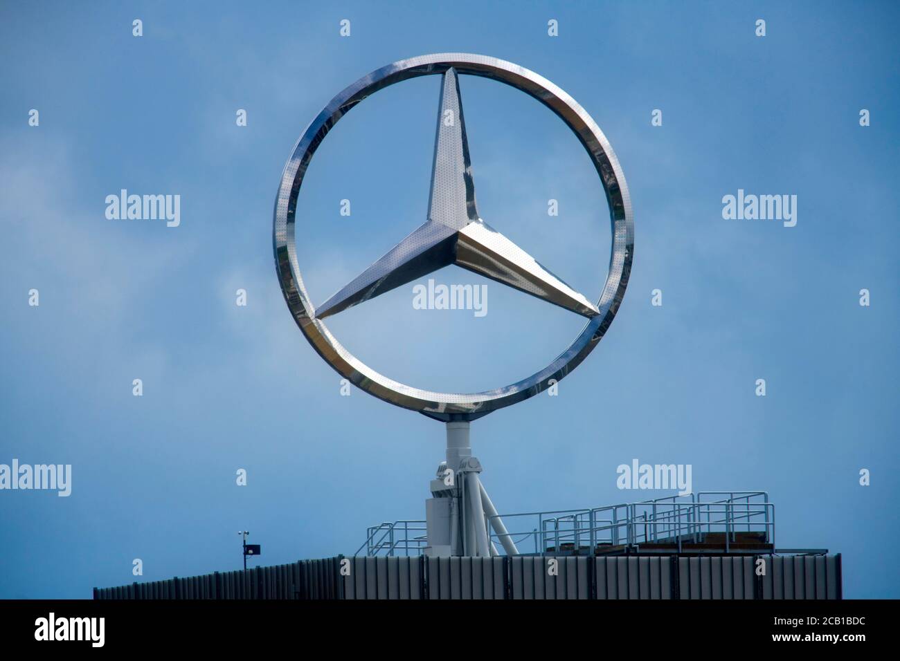 Merdedes-Stern, Daimler, Mercedes-Benz, siège du Groupe, Stuttgart-Untertuerkheim, Bade-Wurtemberg, Allemagne Banque D'Images