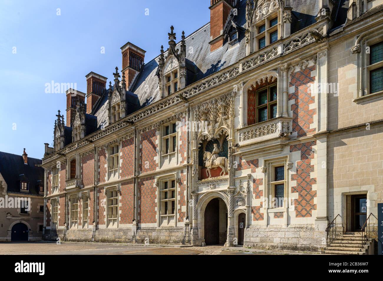 France, Loir et cher, Vallée de la Loire classée au patrimoine mondial de l'UNESCO, Blois, Château de Blois, château royal, vue extérieure de l'aile Louis XII // F Banque D'Images