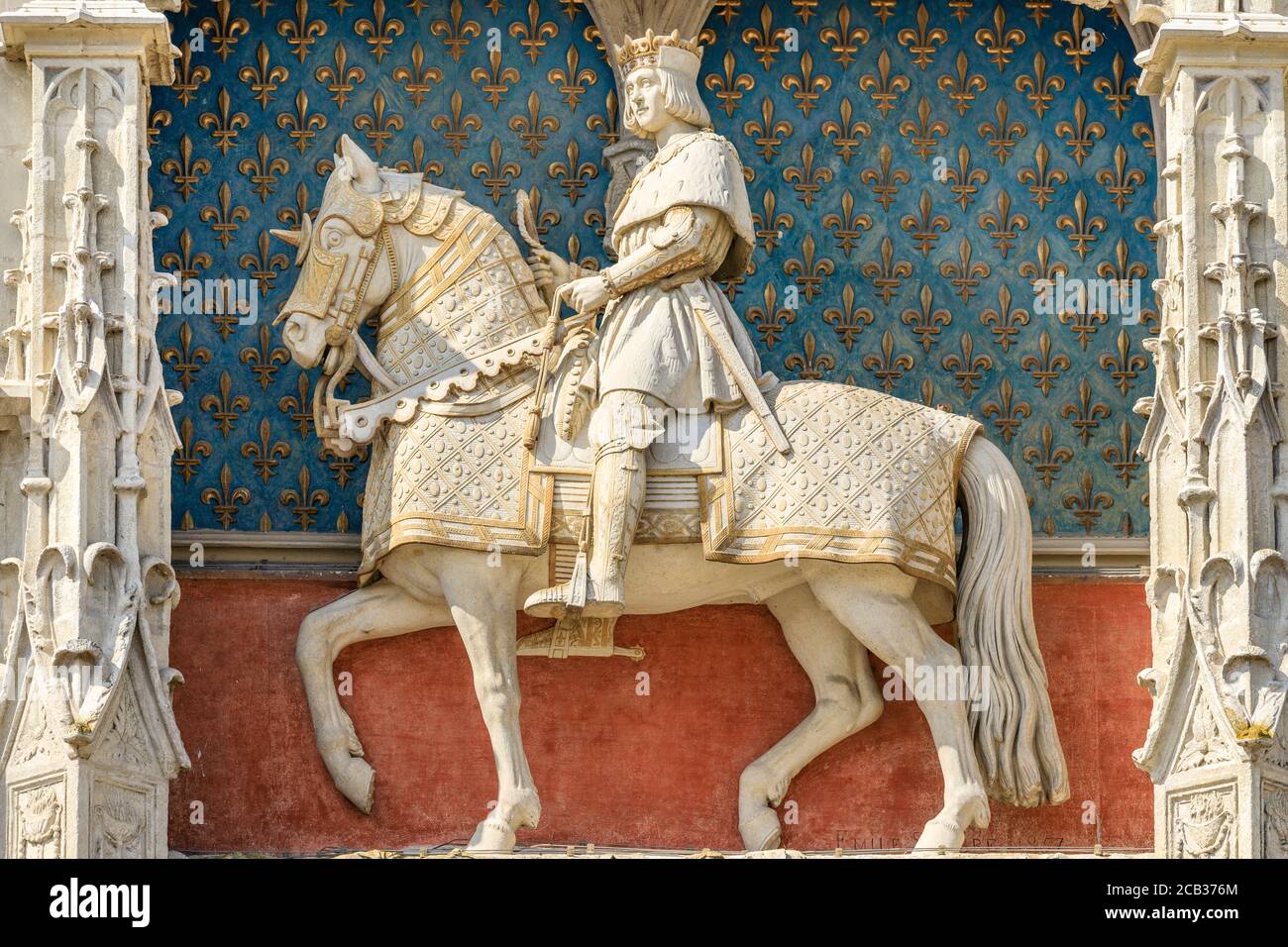 France, Loir et cher, Vallée de la Loire classée au patrimoine mondial de l'UNESCO, Blois, Château de Blois, château royal, statue équestre de Louis XII // France Banque D'Images