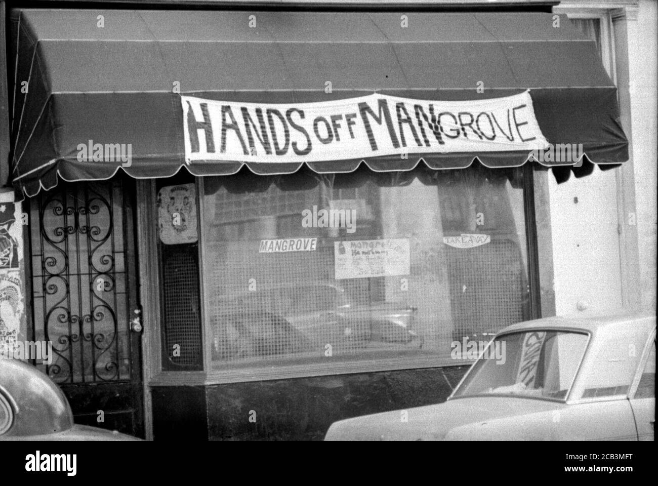 Le restaurant mangrove du 8 All Saints Road à Notting Hill Londres utilisé par la communauté noire. Et des activistes et dont Frank Crichlow a publié son journal The Hustler. Elle est devenue le centre d'une marche pour le pouvoir noir et de protestation contre la victimisation policière et les tentatives de la police et du conseil de la fermer. C'était également le siège social informel du Carnaval de Notting Hill. Banque D'Images