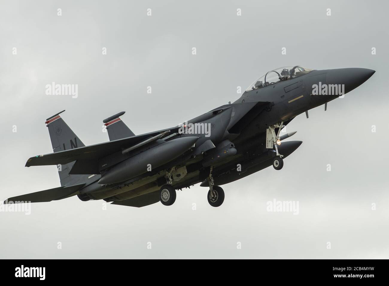 LN AF 91 320 U.S. Air Force McDonnell Douglas F-15F Strike Eagle du 494e Escadron de chasseurs (Panthers) la 48e Escadre de chasseurs s'approche de la RAF Lakenheath. Jeudi 16 juillet 2020. (Crédit : Jon Hobley | MI News) Banque D'Images