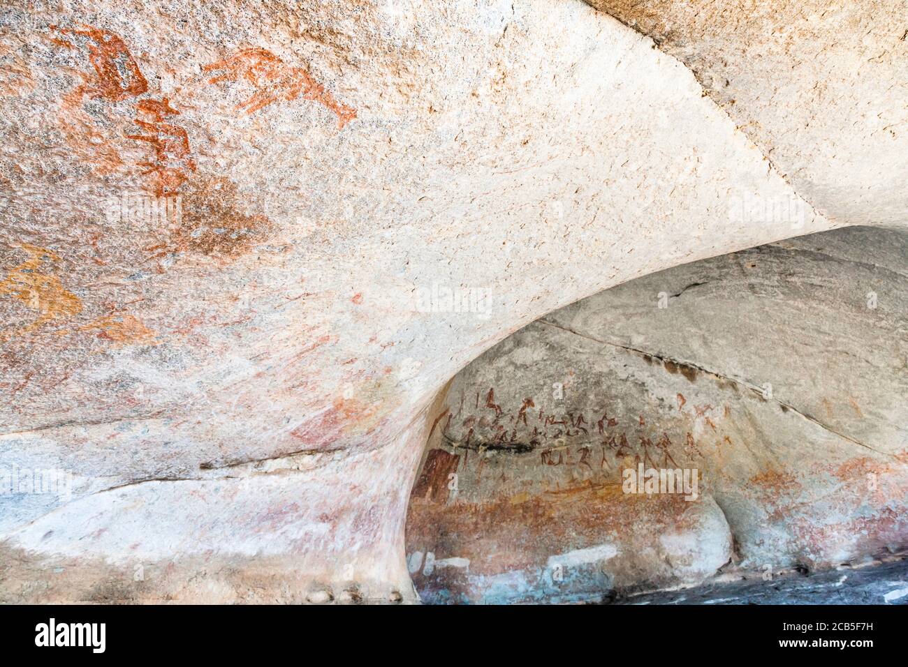 Collines de Matobo, site de peinture de roche de 'Silozwane cave', art rupestre, Parc national de Matobo, banlieue de Bulawayo, Matabeleland Sud, Zimbabwe, Afrique Banque D'Images