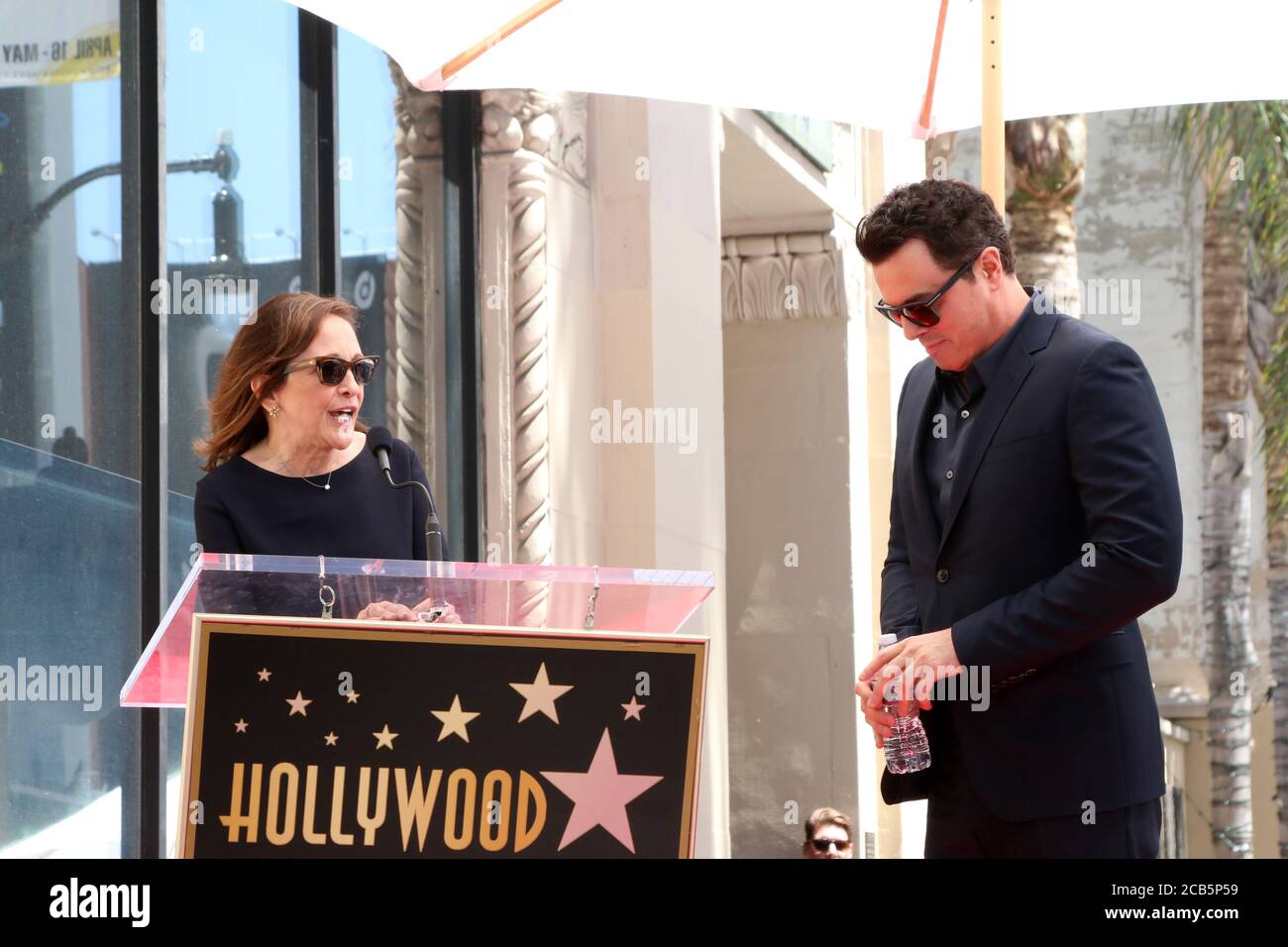 LOS ANGELES - APR 23: Ann Druyan, Seth MacFarlane à la cérémonie des étoiles Seth MacFarlane sur le Hollywood Walk of Fame le 23 avril 2019 à Los Angeles, CA Banque D'Images