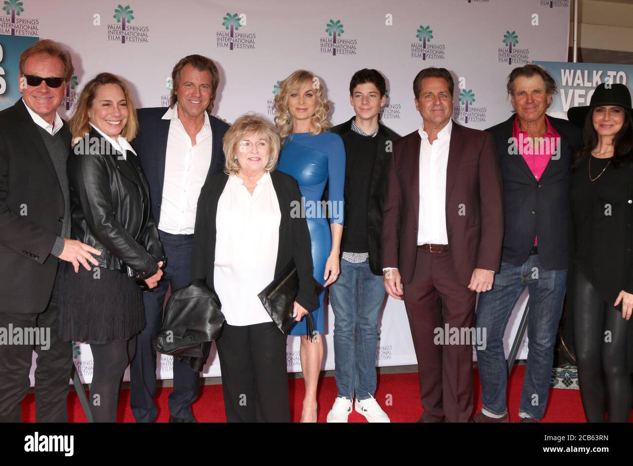 PALM SPRINGS - 11 JANVIER : Van Pattens, James Van Patten, Vincent Van Patten, Pat Van Patten, Eilen Davidson, Jesse Van Patten, Nels Van Patten, Nancy Valen à la première mondiale « Walk to Vegas » au Richards Centre for the Arts le 11 janvier 2019 à Palm Springs, CA Banque D'Images